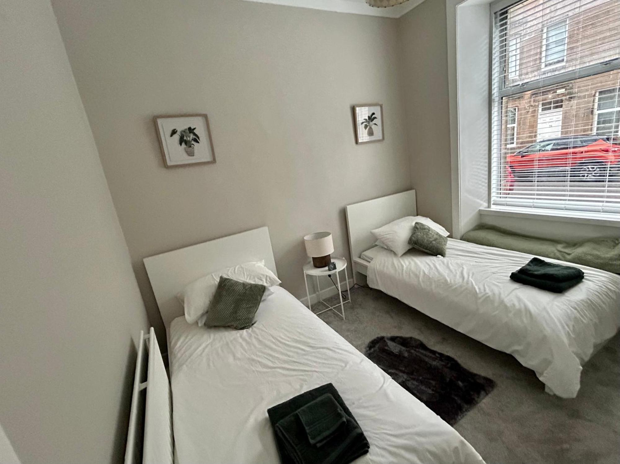 West Dunbartonshire Flat Apartment ดัมบาร์ตัน ภายนอก รูปภาพ