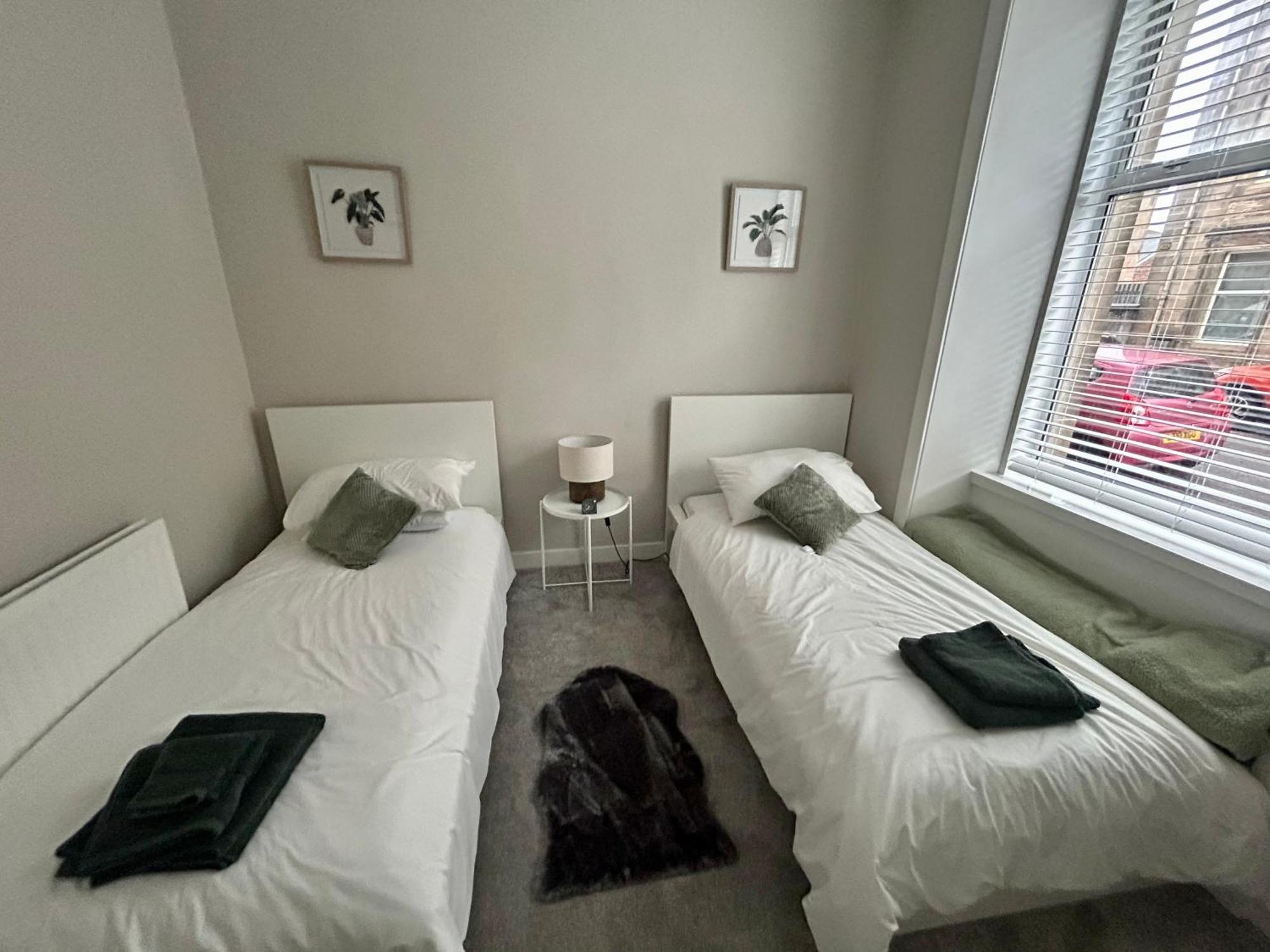 West Dunbartonshire Flat Apartment ดัมบาร์ตัน ภายนอก รูปภาพ